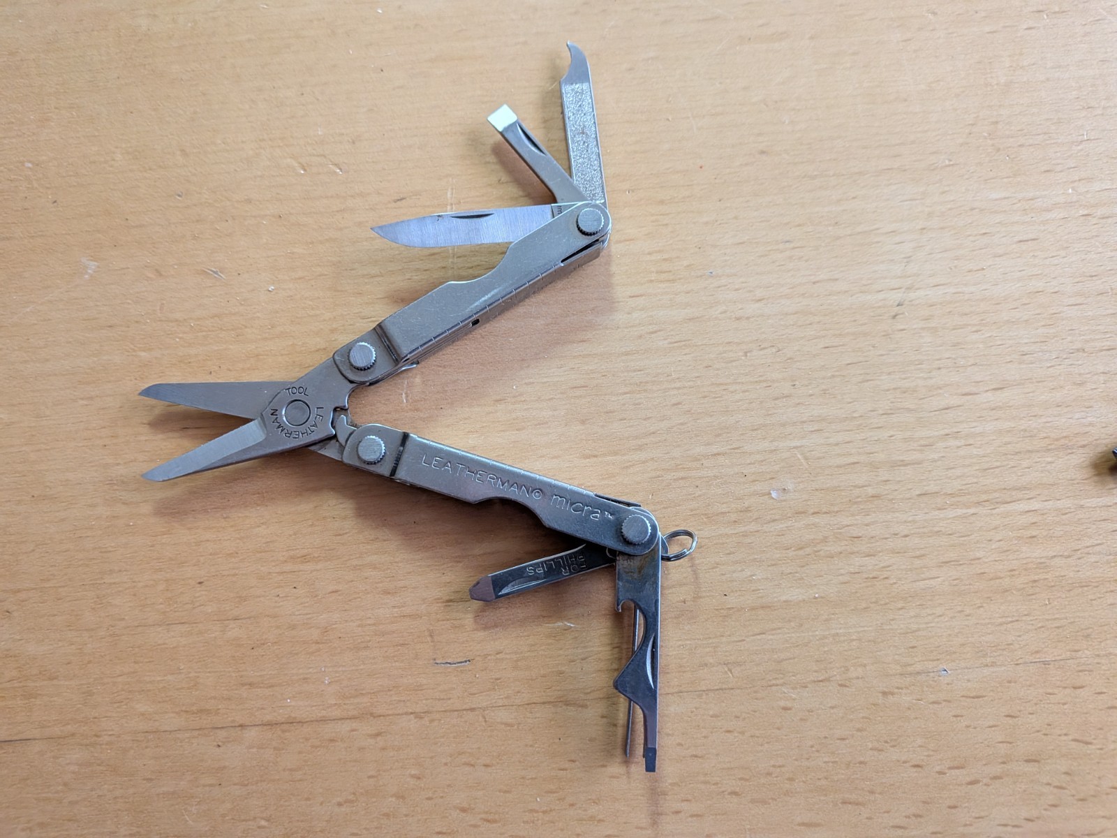 Leatherman Micra Multi-Tool 10 in 1 Knife Outdoor Indoor Stainless Steel