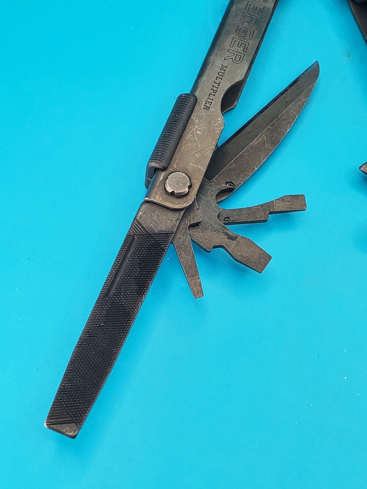 Gerber MP600 Black Oxide Multi-Tool Needle Nose Pliers!