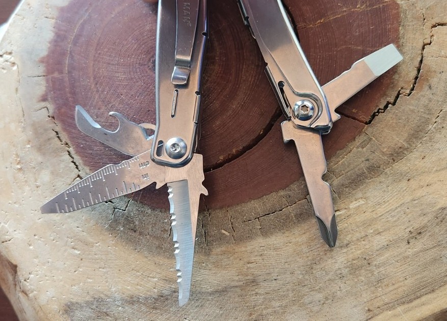 Leatherman Bolster Multi-Tool, Knife, Pliers w/Nylon Sheath – Great T89