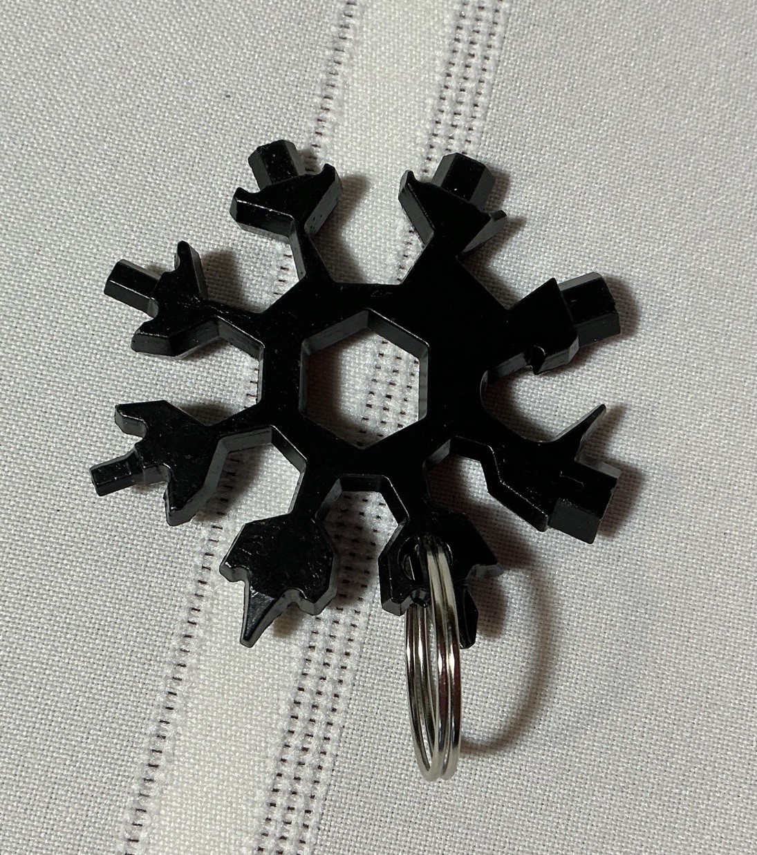 18-in-1 Snowflake Multi-Function Tool ~ 1 each – Black, Silver, Gold