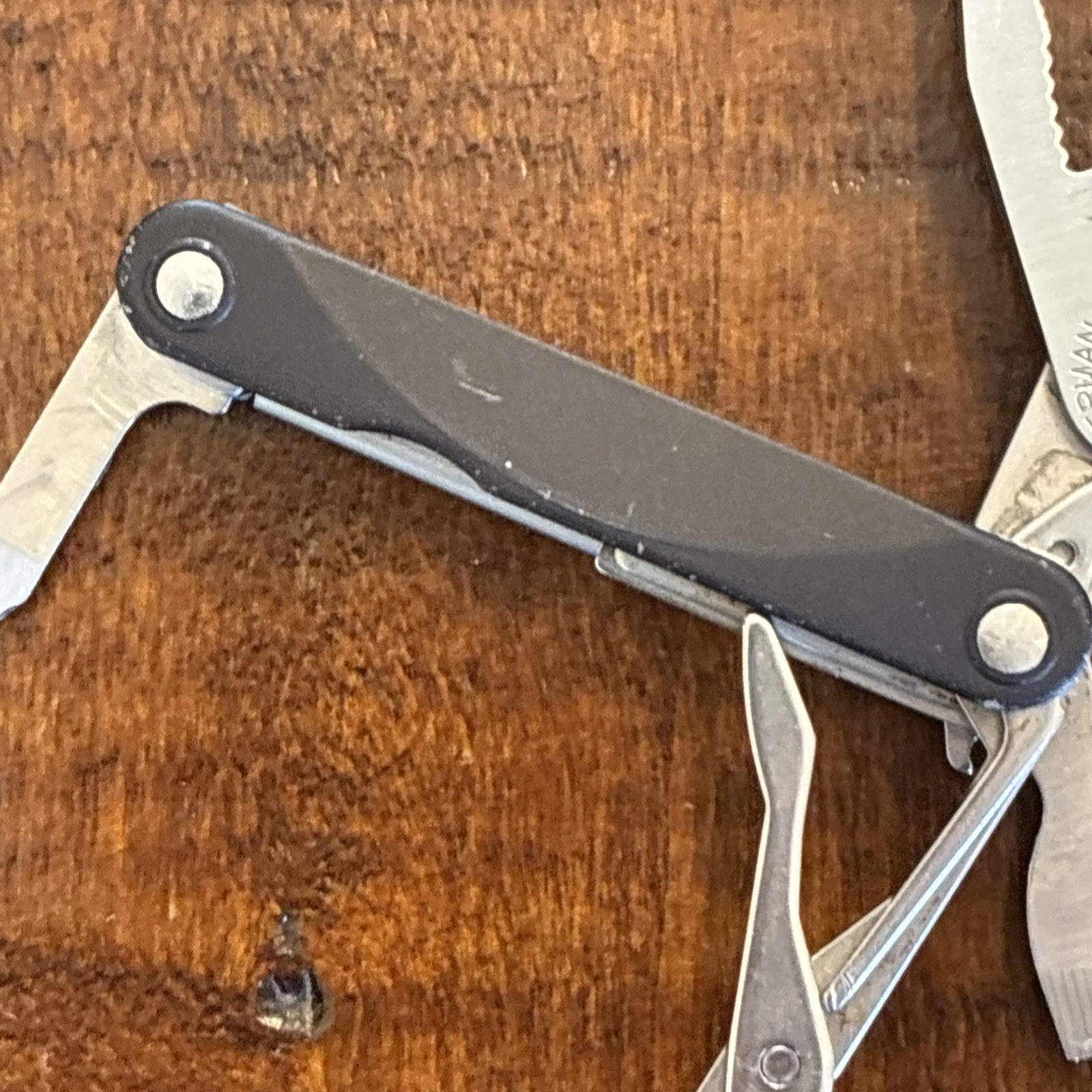 Leatherman Squirt PS4 Multi Tool, Knife, Pliers – Black – Excellent