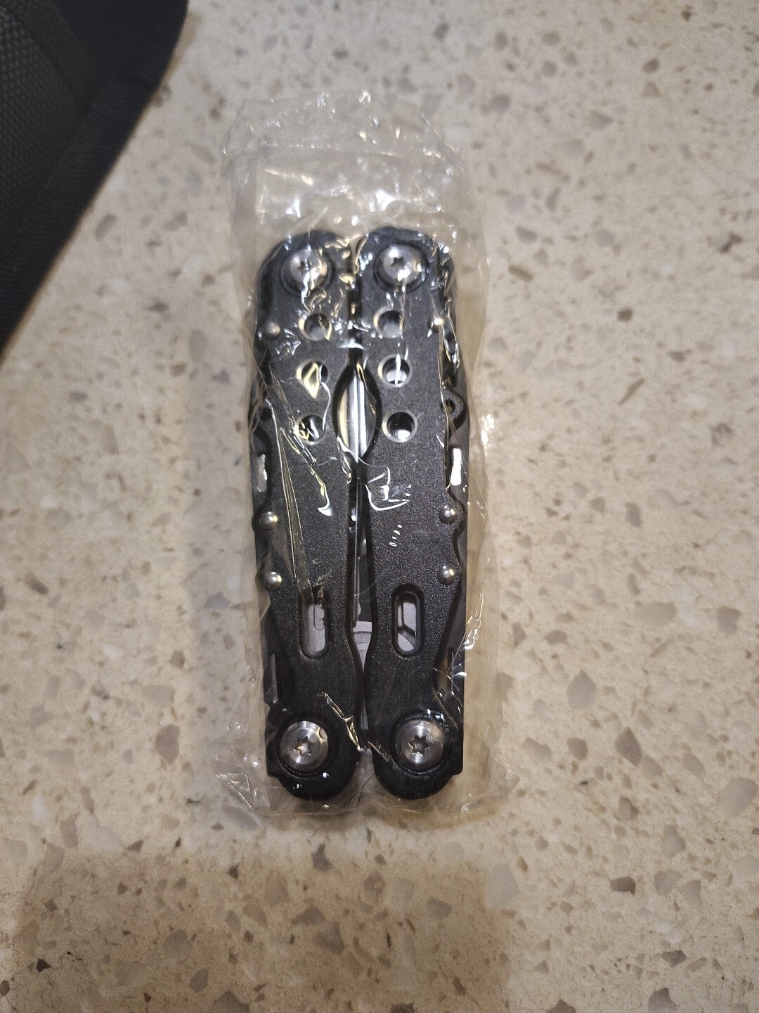 RoverTac Multitool Pliers 9-in-1 Multi Tool Pocket Knife Multitool Knife Tac…