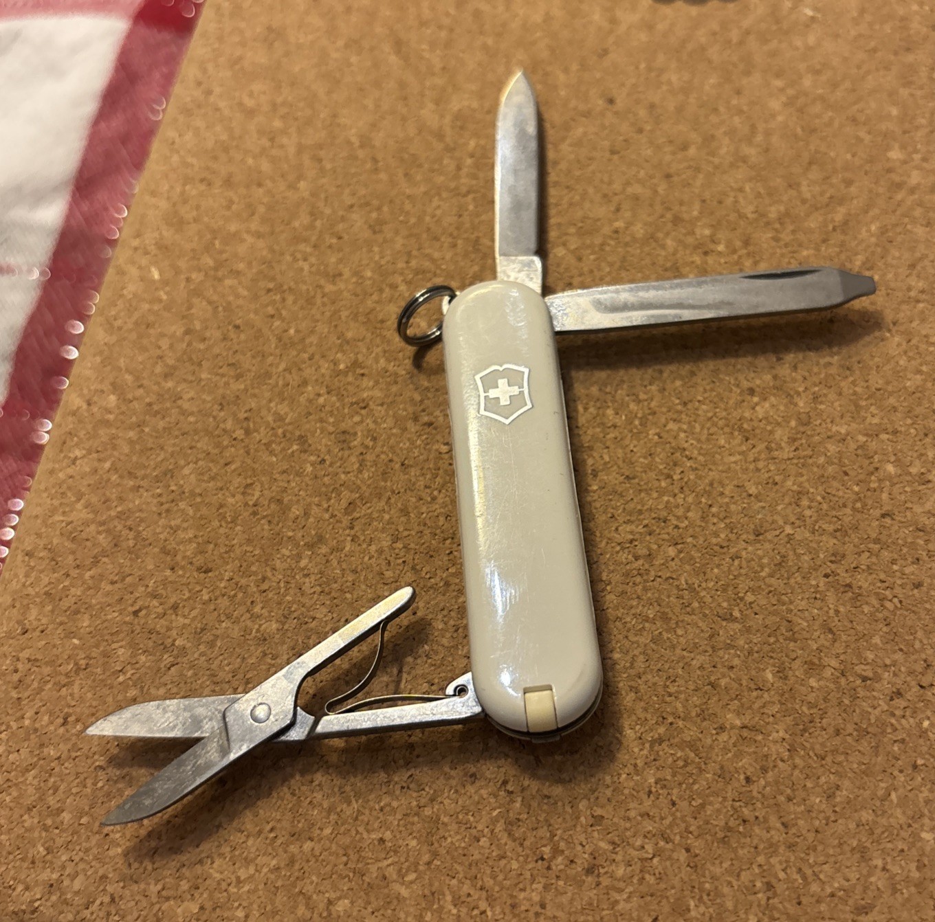Victorinox Classic SD White Swiss Army Knife Mini Scissors Georgetown University