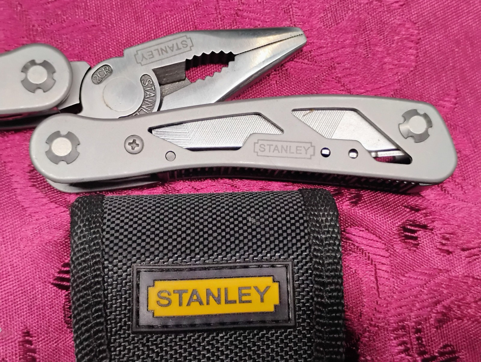 Stanley Multi Tool Pocket Knife Fishing Hunting Shooting Fix-it Pliers Sheath