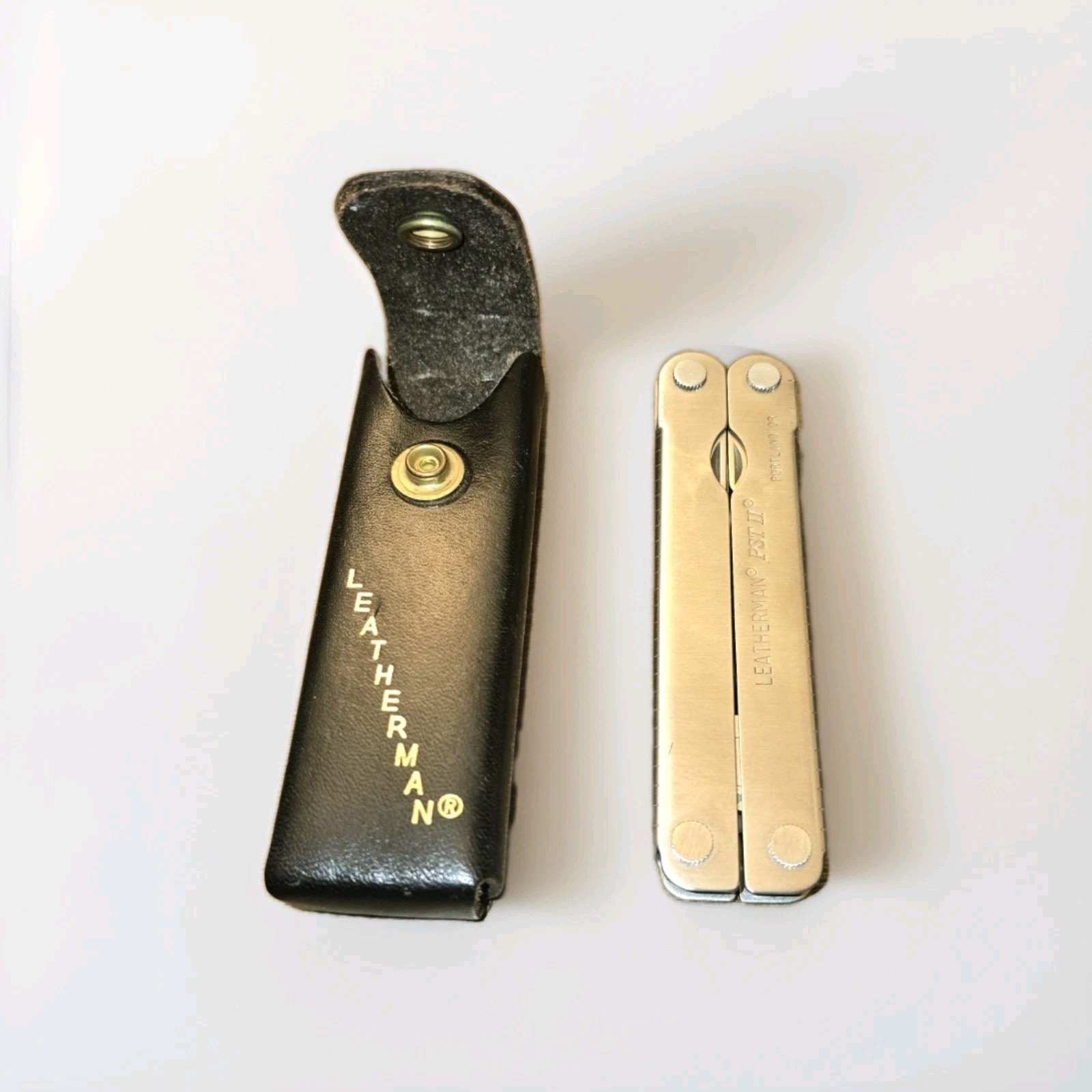 Leatherman Pocket Survival Tool PST ll Multi-Tool with Sheath Portland OR USA