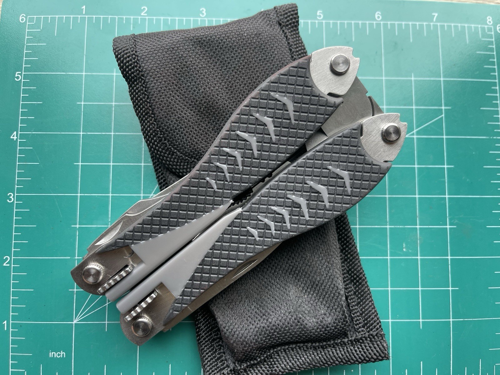 Multi-Tool Stainless Steel 12 TOOLS Hunting Black WITH Sheath — Great
