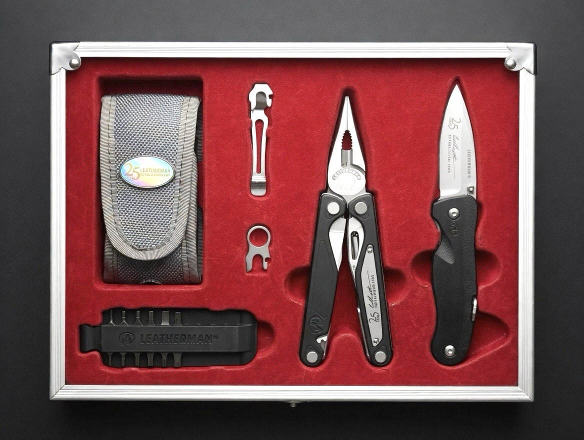 Leatherman Charge AL Limited Edition 25th Collector’s Anniversary Set w/ Crater