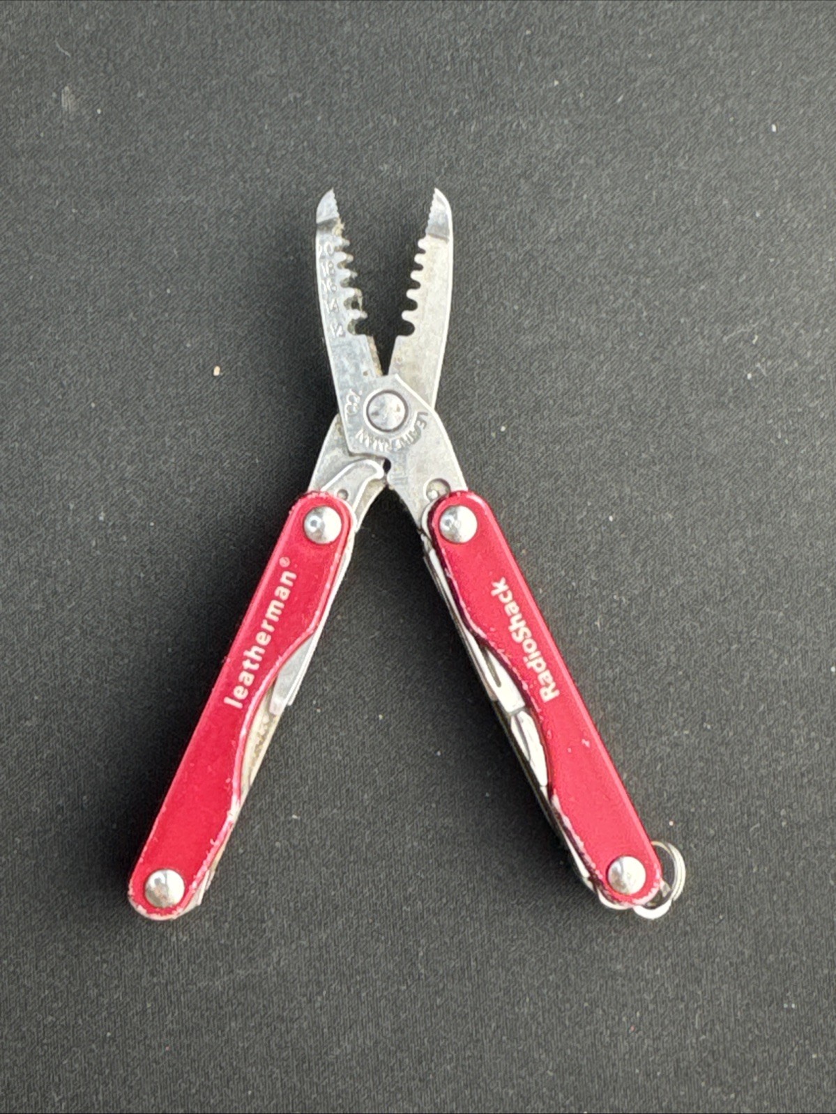 Leatherman Squirt E4 Multi-Tool w/Wire Strippers Radioshack 34042