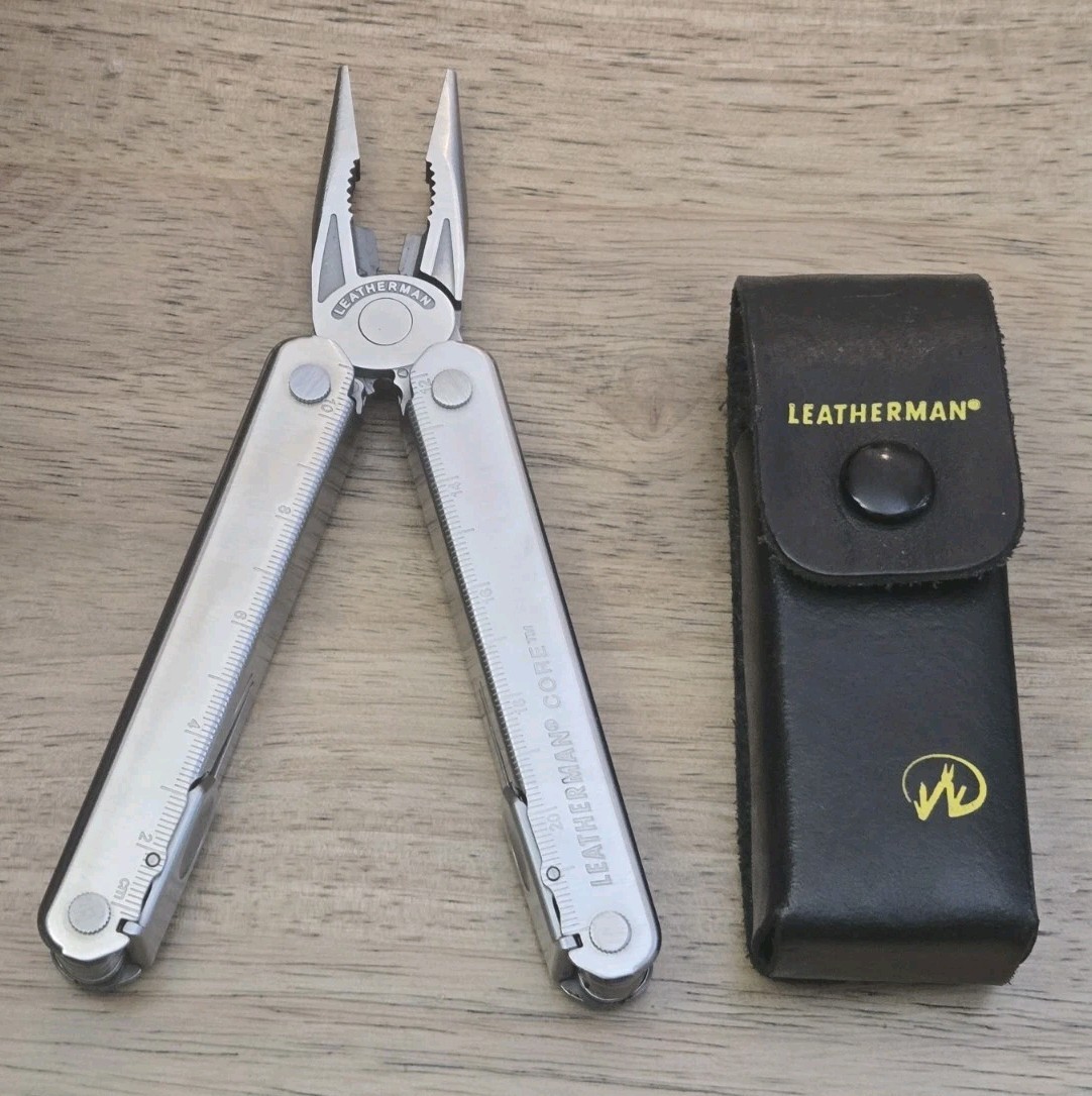 VTG NEW OLD STOCK Leatherman Core Multi Tool /w LEATHER CASE RETIRED CLASSIC!