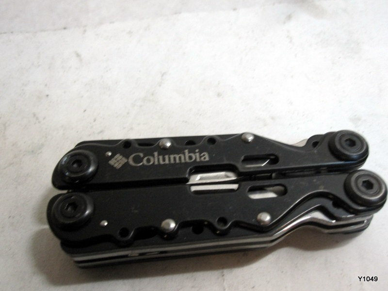 Columbia MultiTool 14 Function Pliers Knife Bottle Opener Carbiner Screwdriver
