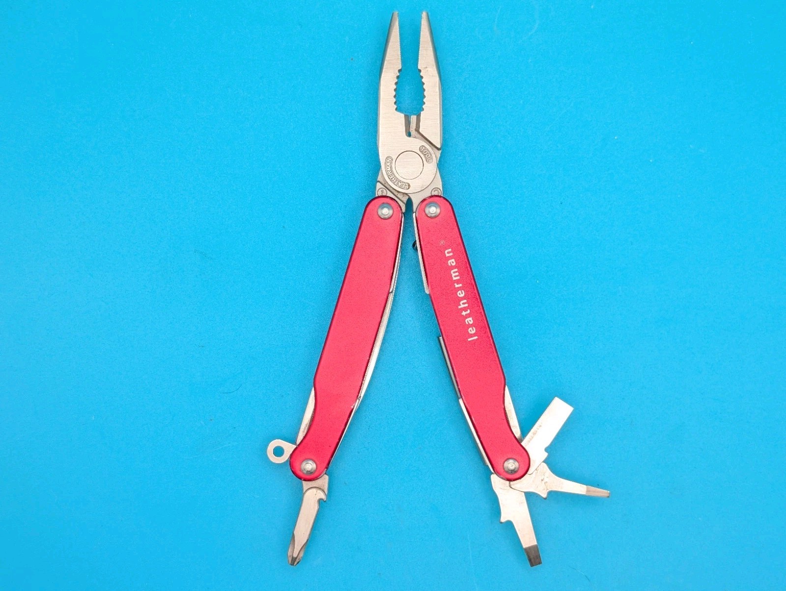 Leatherman Juice C2 Red Multi Tool! RETIRED!