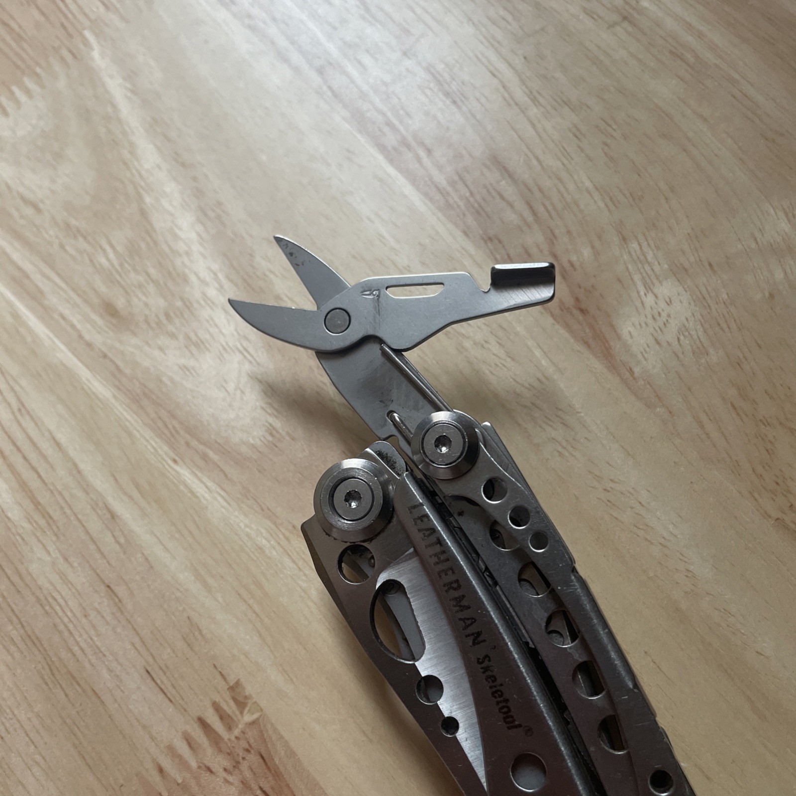 Leatherman Skeletool Mod w/Scissors Serrated Blade Multi-Tool