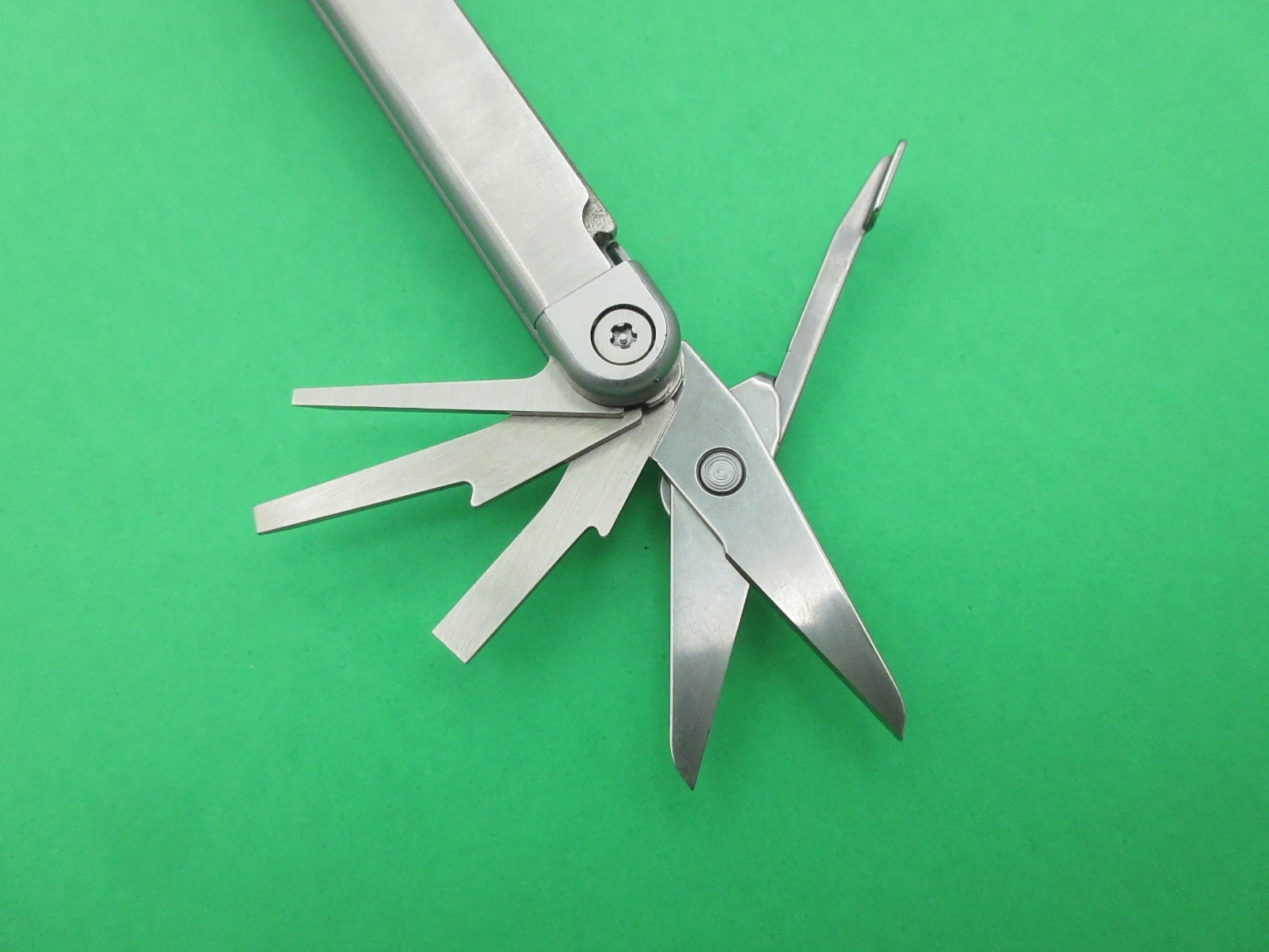 Early Leatherman Wave Multi Tool Folding Knife w/ Sheath Date Code 0702A