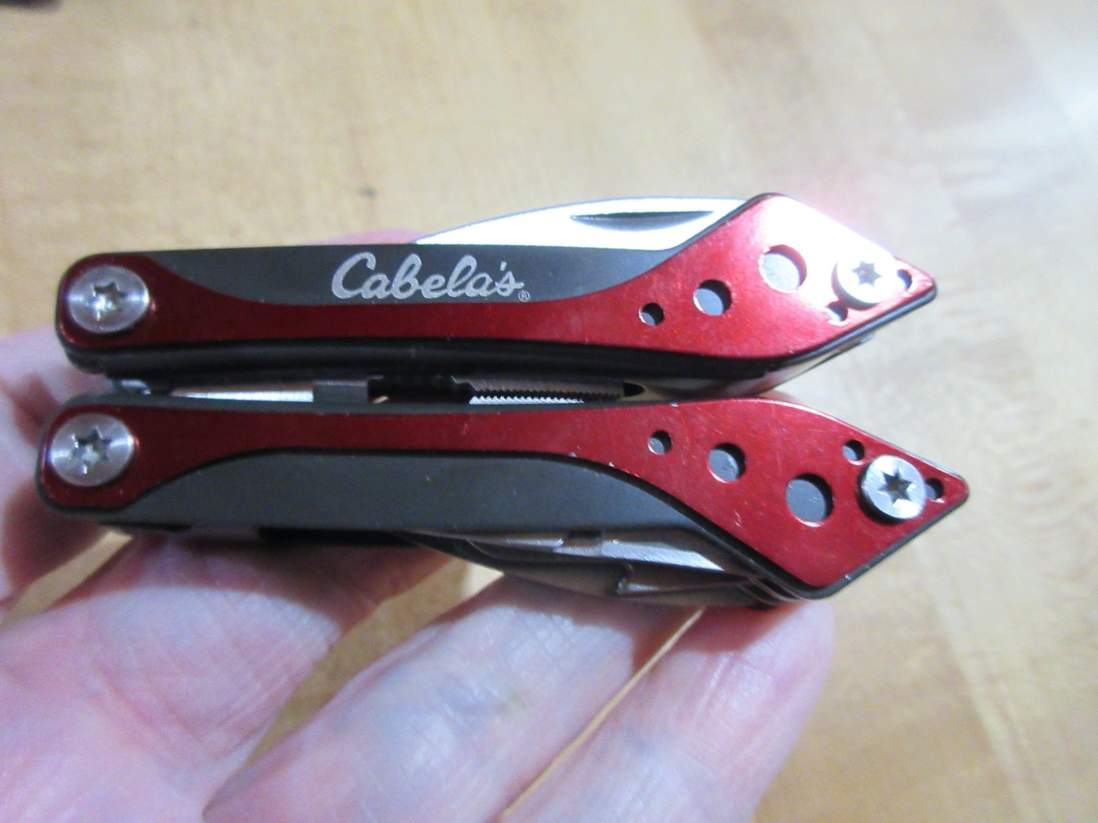 Cabelas Multi tool red and gray (LKL)