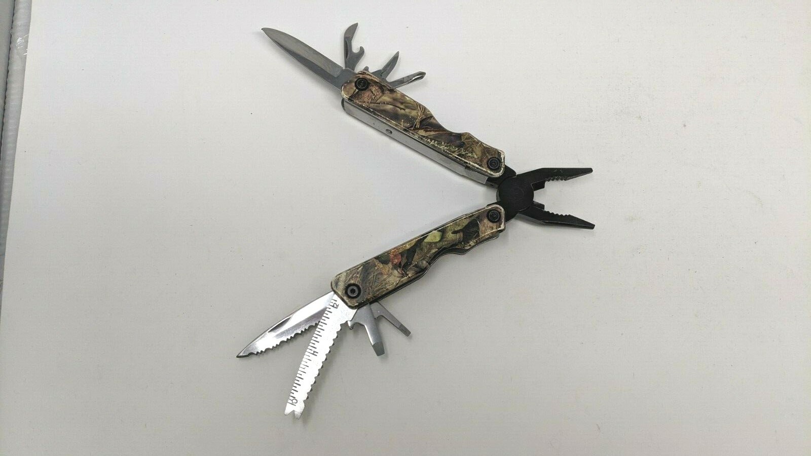 Mossy Oak Camo Multi Tool Pliers Wire Cutter Screwdrivers File Ruler **Various**