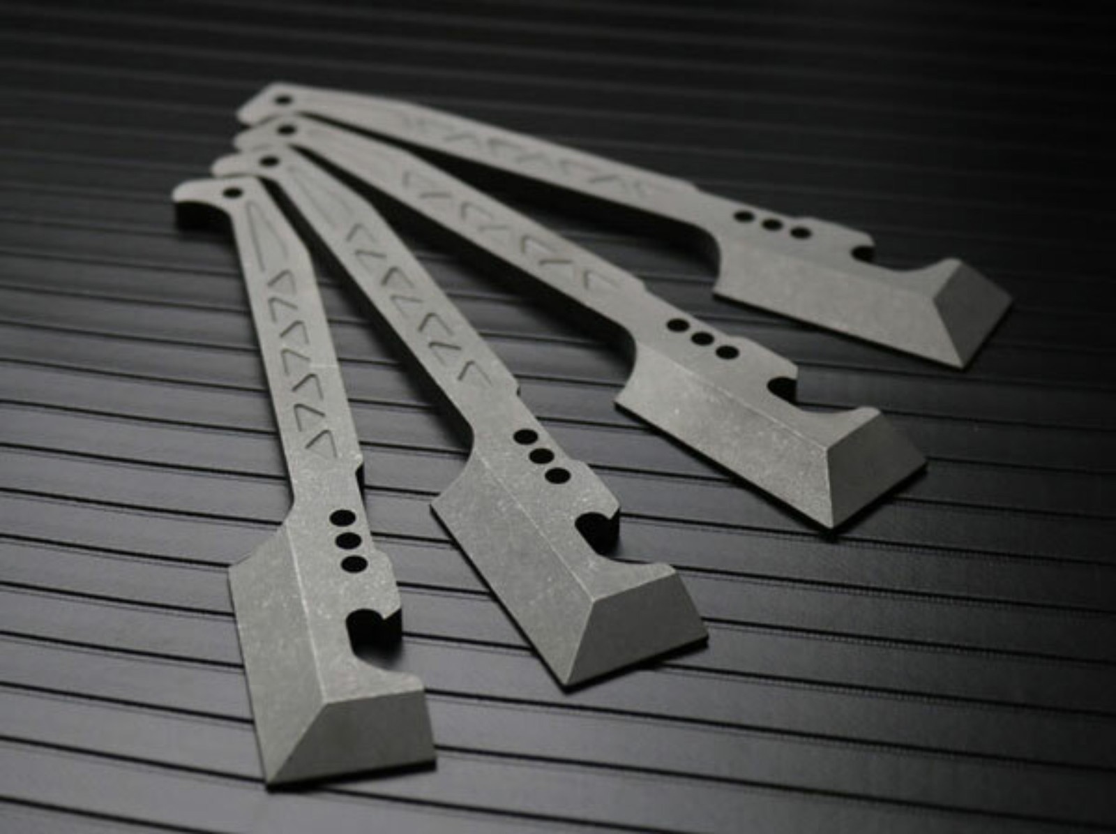 EDC Titanium Alloy Multifunctional Outdoor Tools Corrosion Resistant Lightweight