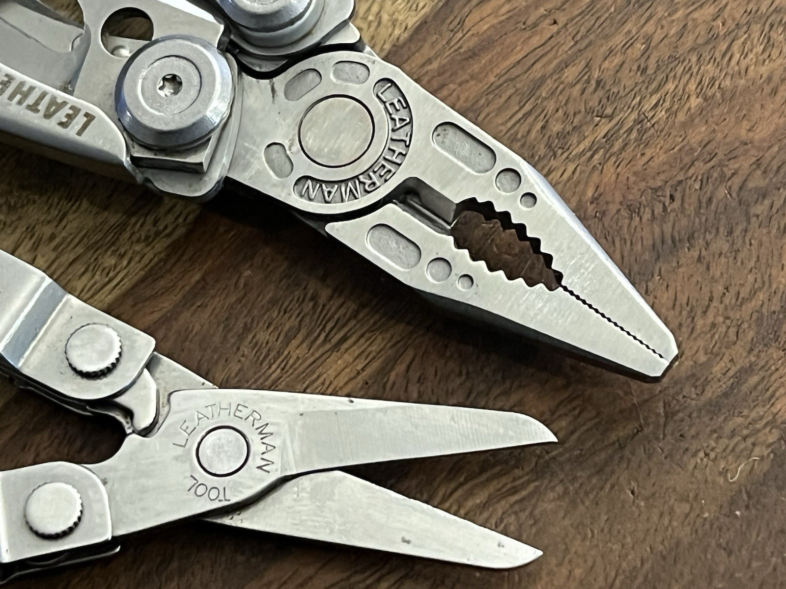 2022 Leatherman Skeletool & MICRA MultiTools SUPER NICE!! w/New Molle Sheath