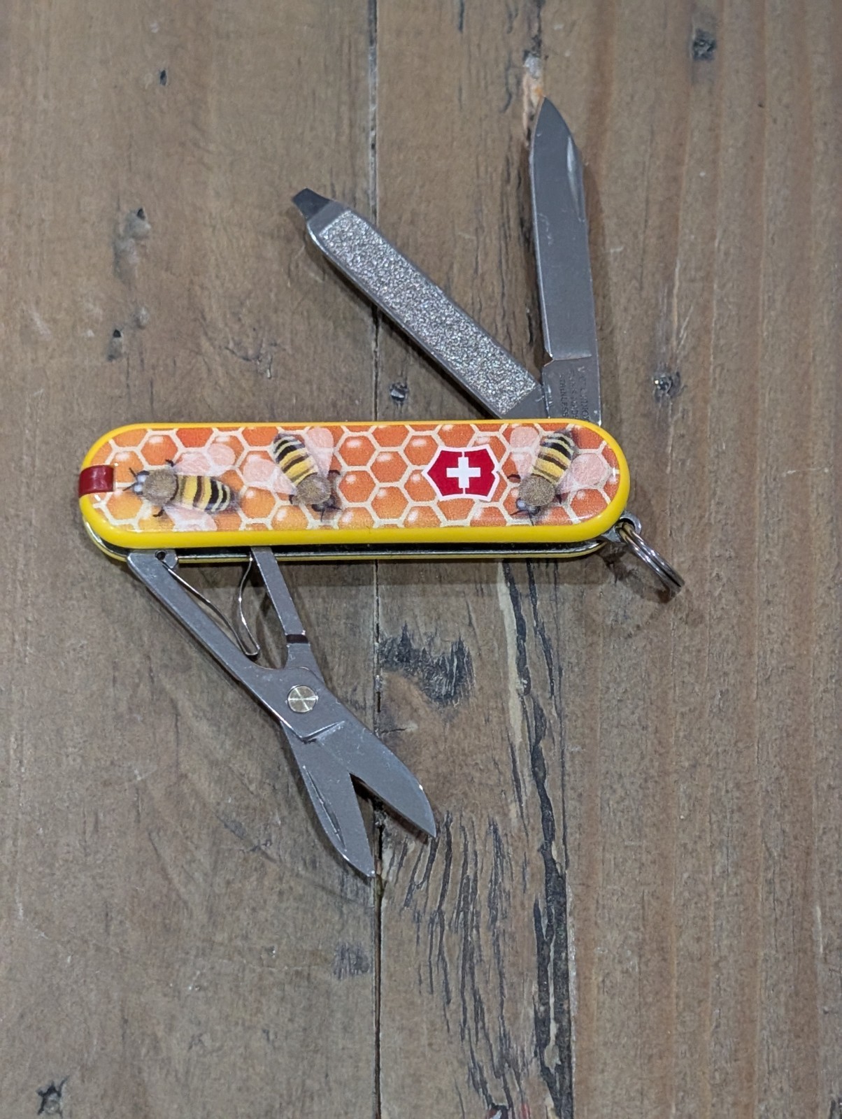 Victorinox – Honey Bee Classic SD – Swiss Army SAK – Multi-Tool – BS-123