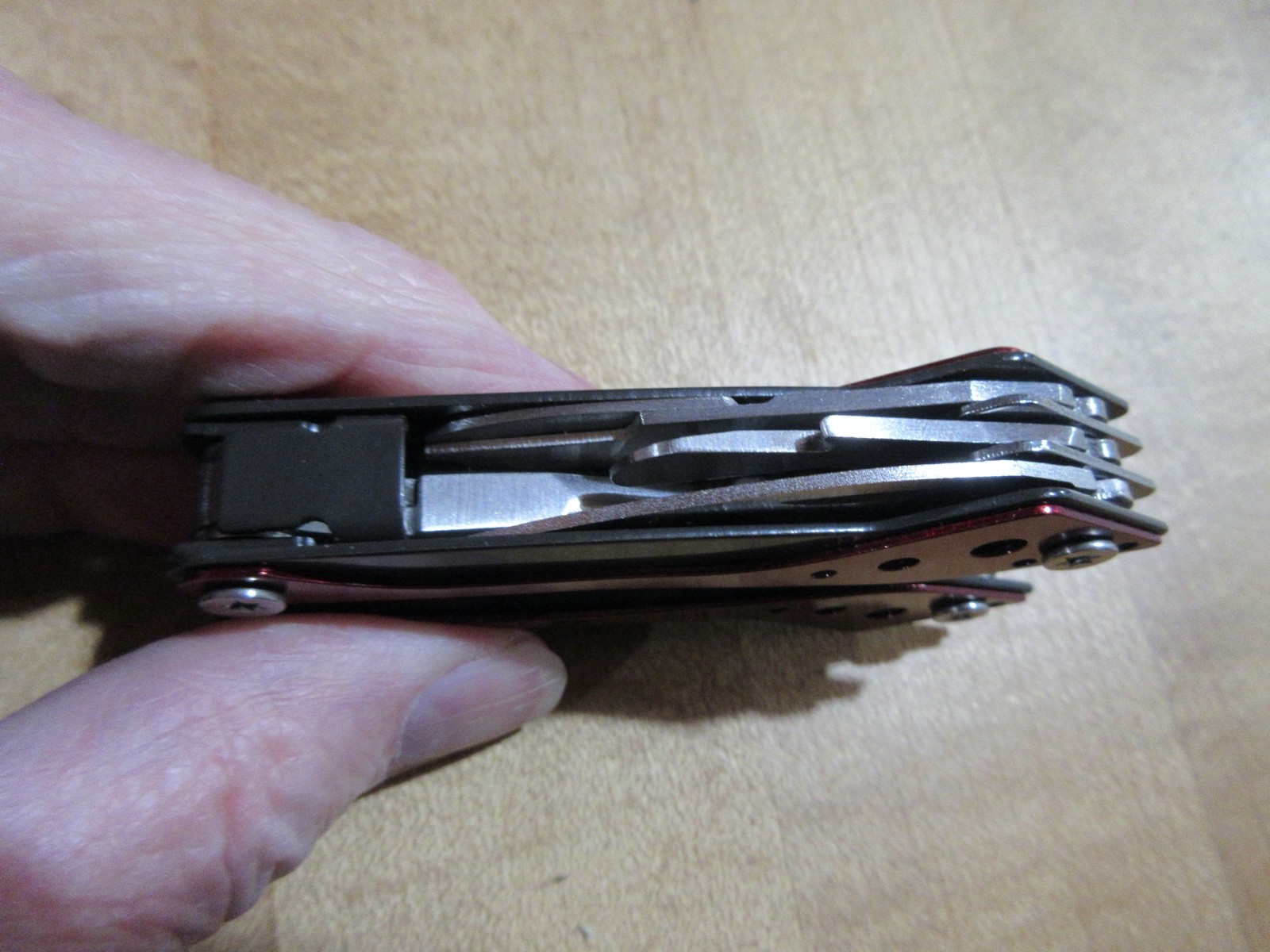 Cabelas Multi tool red and gray (LKL)