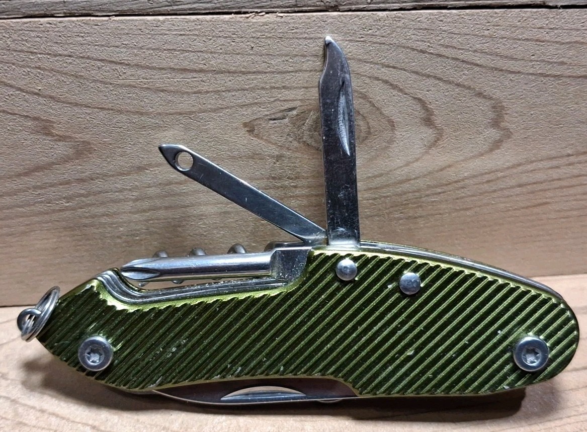 GREEN PACIFIC TRAIL STAINLESS STEEL 10-in-1 MULTI-TOOL