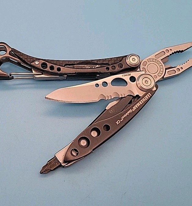 Leatherman Skeletool CX Multi-Tool – Combo Edge 154CM Blade – Driver Bits