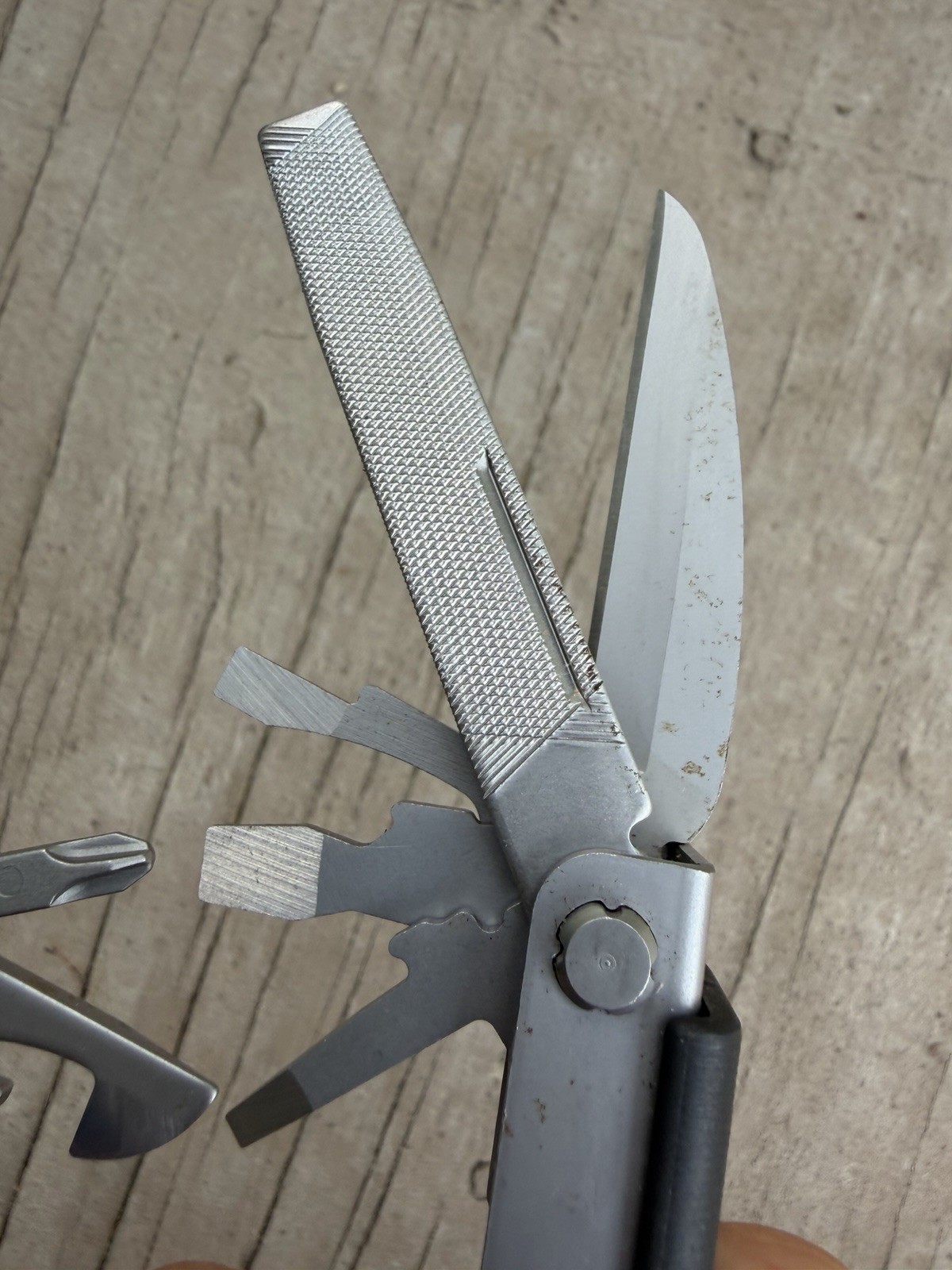 GERBER MP600 BLUNT NOSE SILVER MULTITOOL W/ACU SHEATH, EXCELLENT OVERALL