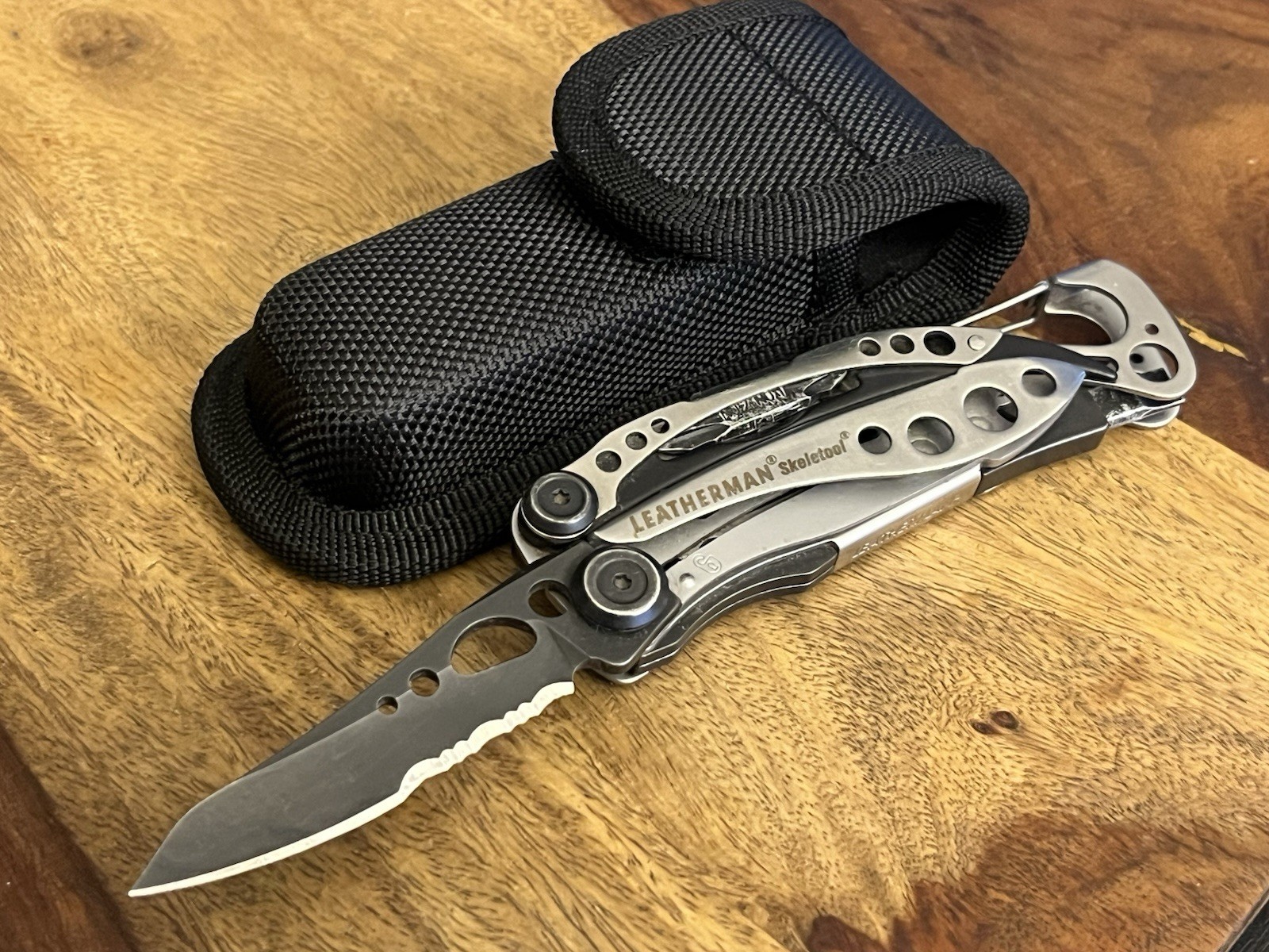 2020 Leatherman Skeletool MultiTool Black Oxide SUPER NICE!! w/New Nylon Sheath
