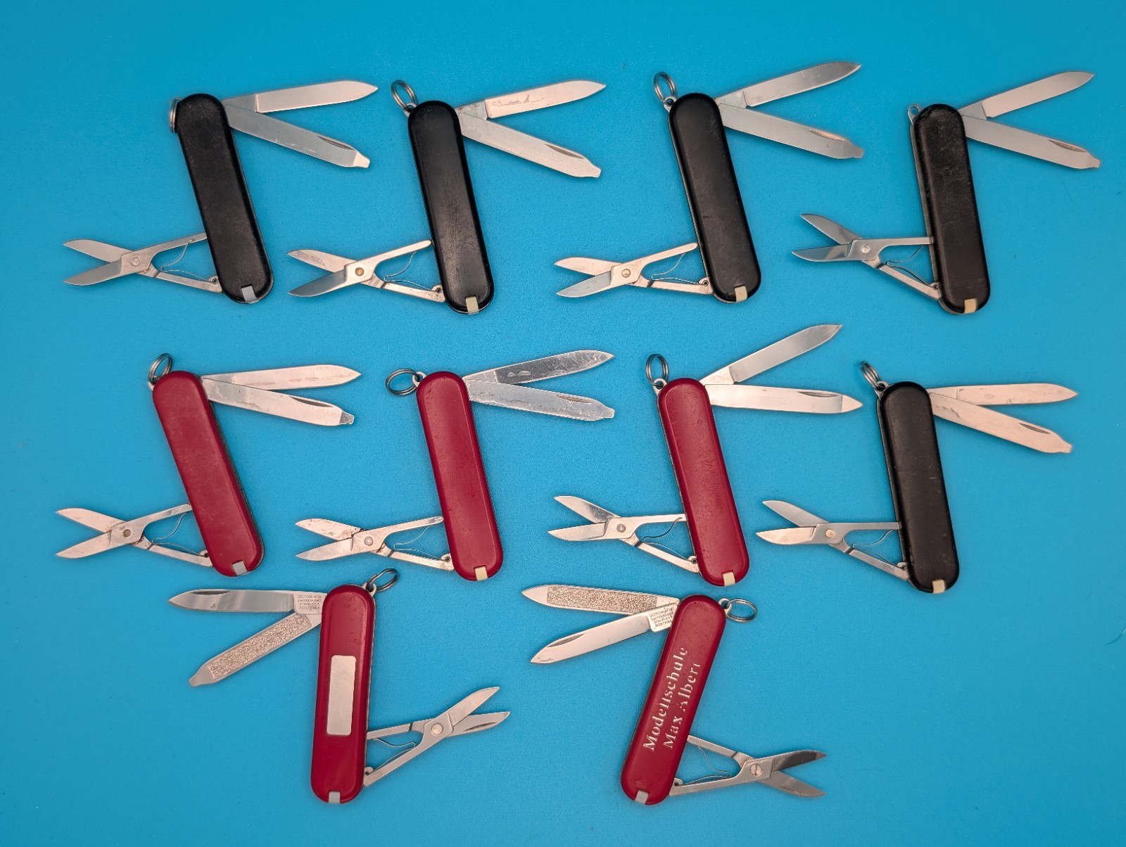 Lot of 10 Victorinox Classic Swiss Army Knife Multi Tools!