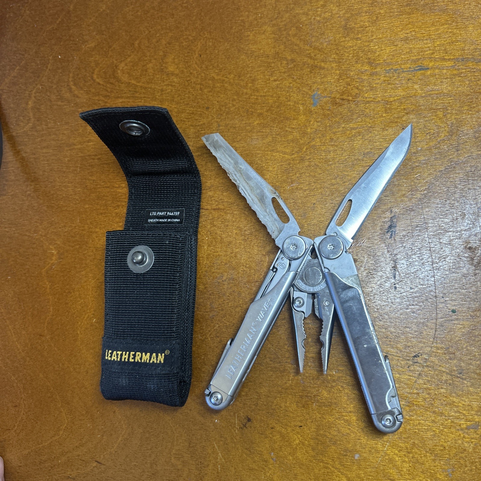 Leatherman Wave Plus 18 Multitool Black Nylon Sheath (N1)