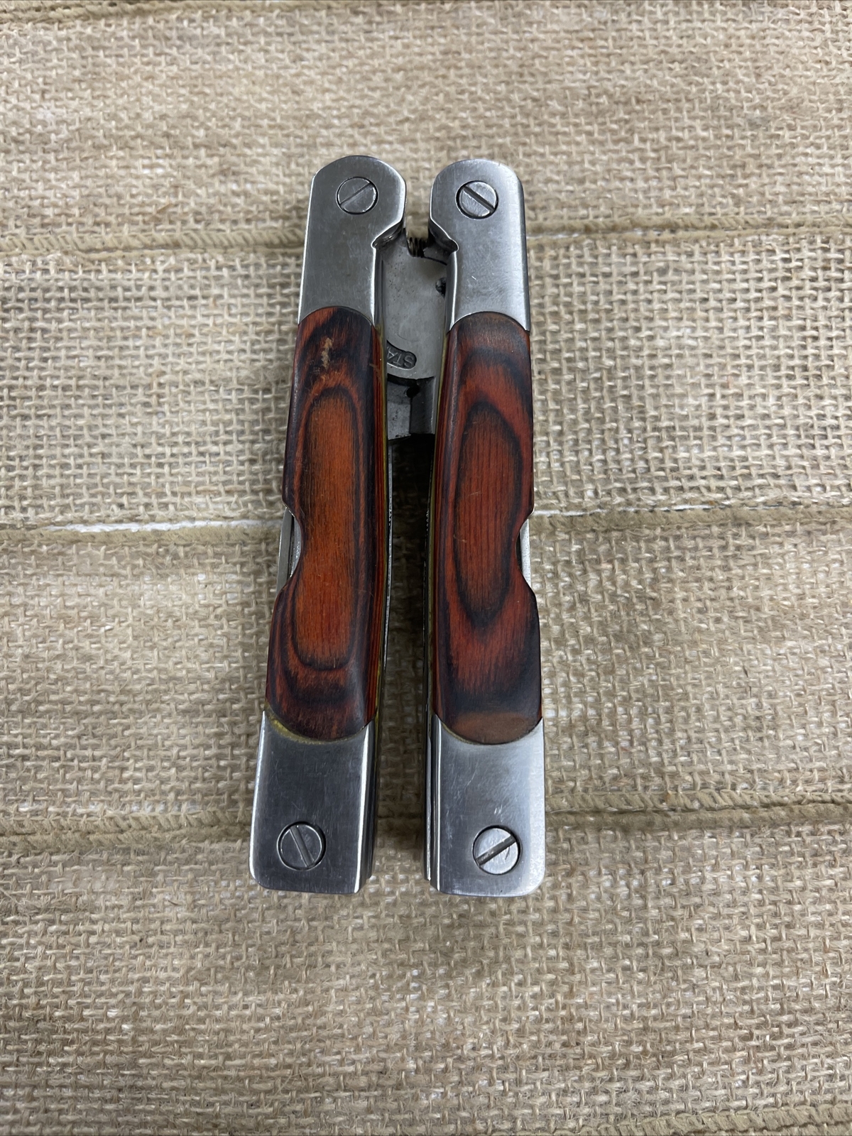 Winchester 2CR Big Wood Multi-Tool Wood Grain Grips