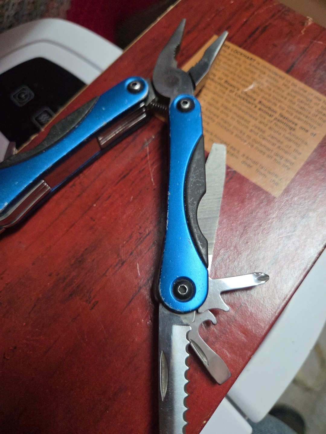 Husky 10 in 1 Folding Pocket Multi Tool Kit Stainless Pliers Knife File – blue