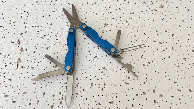 Leatherman Micra Scissors Knife Tweezers File Blue Multi Tool- – – – –