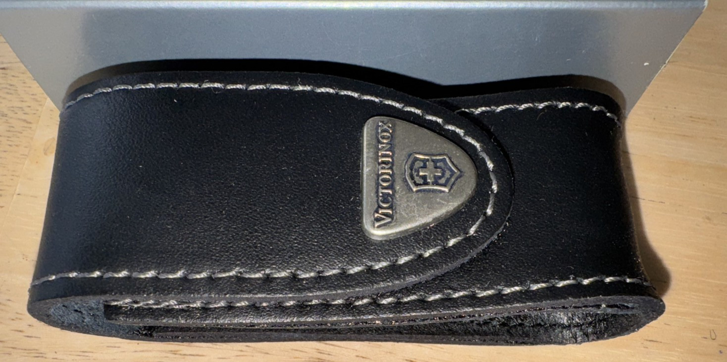Victorinox 4.0520.3 Leather Pouch Sheath Swiss Army Pocket Knife 2-4 layer