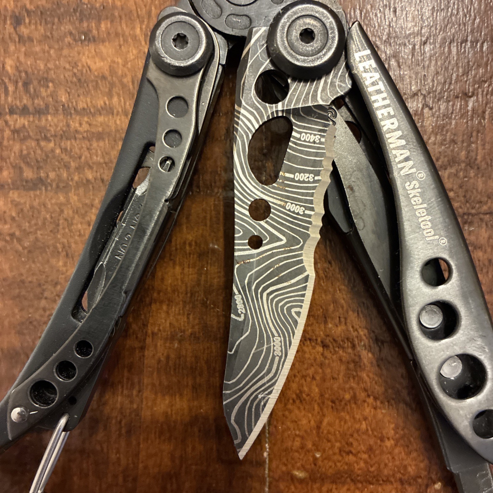 Leatherman Skeletool Multi-Tool – Topo – Black – Nice!