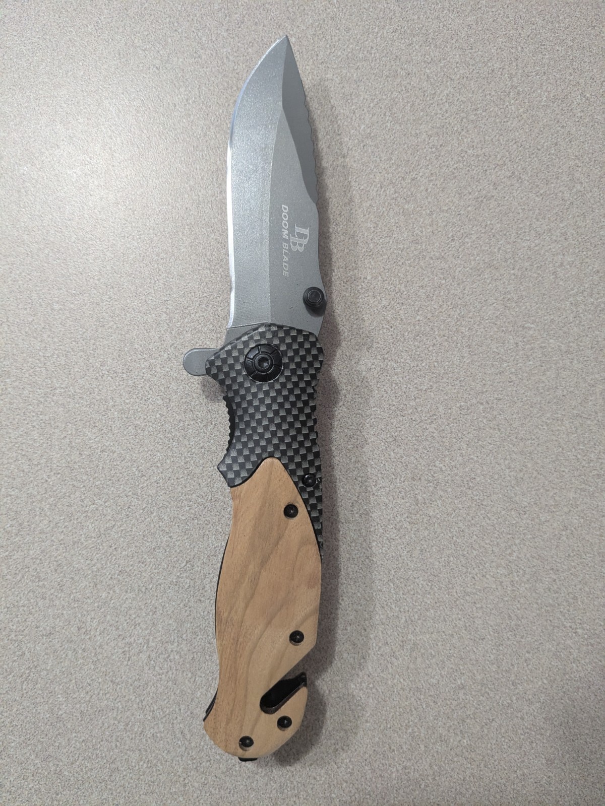Doom Blade Pocket Knife,With Beautiful Wood Carved Handle 7 & 1/2″ W/ 3 & 1/2″B