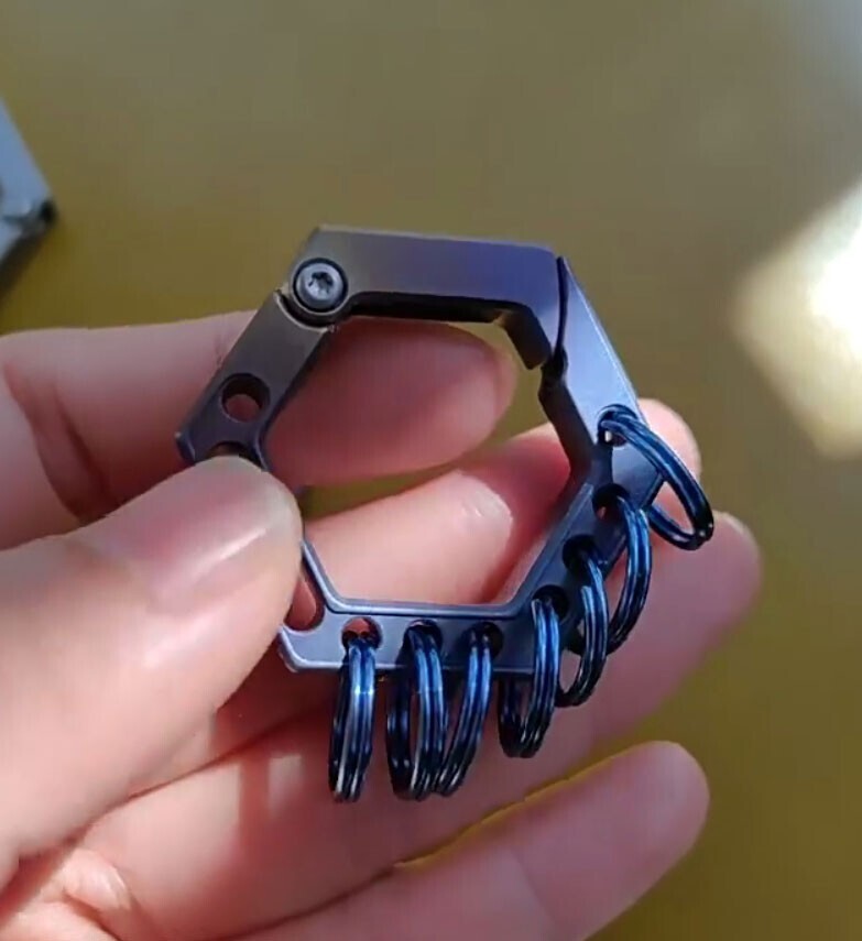 Hot Titanium Hexagon Key chain Carabiner Pendant Outdoor Connectors w/ 7 Rings