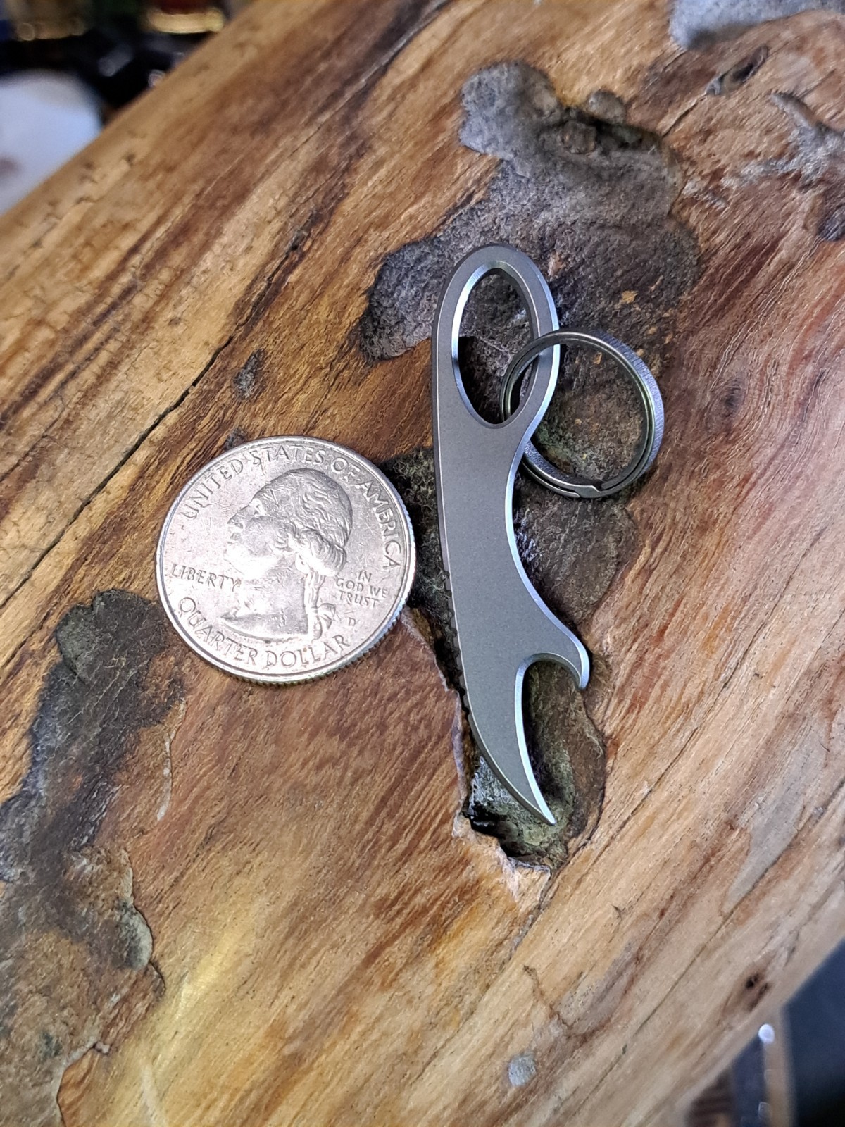 MINIMALIST TITANIUM KEYCHAIN CLAW BOTTLE OPENER