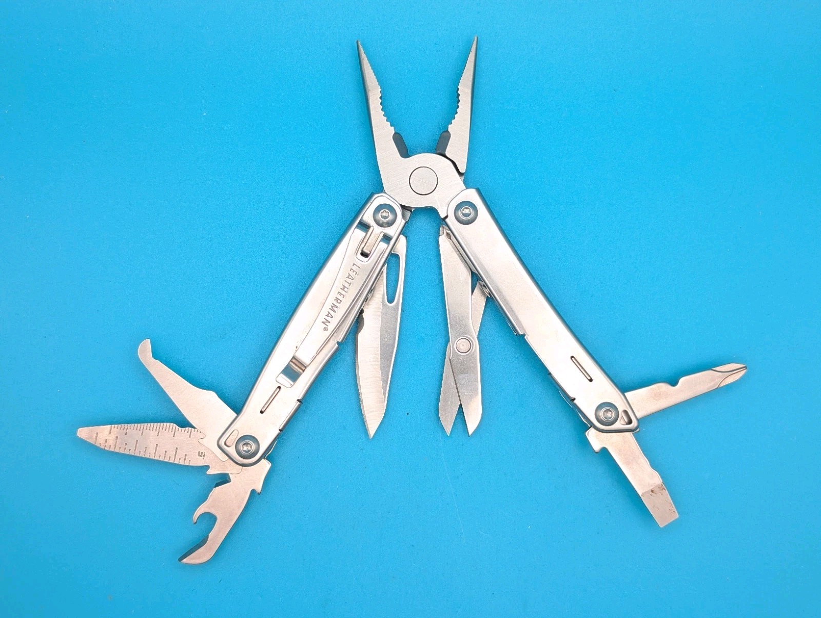 LEATHERMAN WINGMAN MULTI-TOOL! FAST SHIPPING! WITH SHEATH!