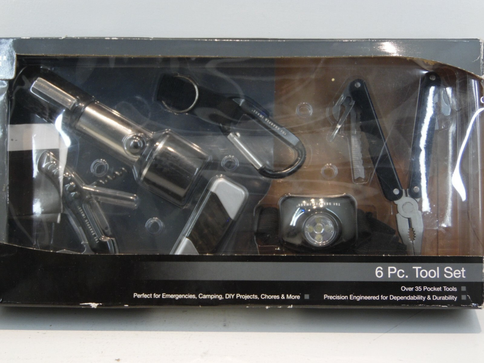 Sharper Image Tool set NIB(912t4) 6pc. tool set over 35 pocket tools. perfect fo