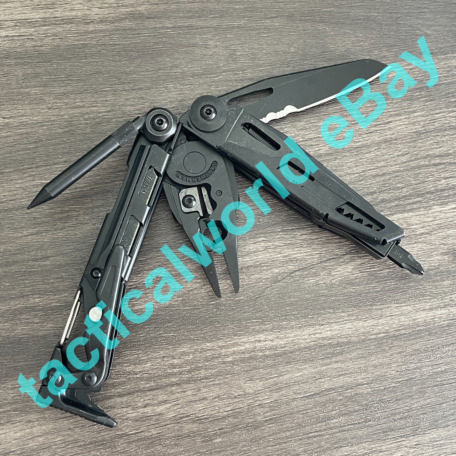 Leatherman MUT EOD, FULL BLACK multi tool w/GREEN molle sheath