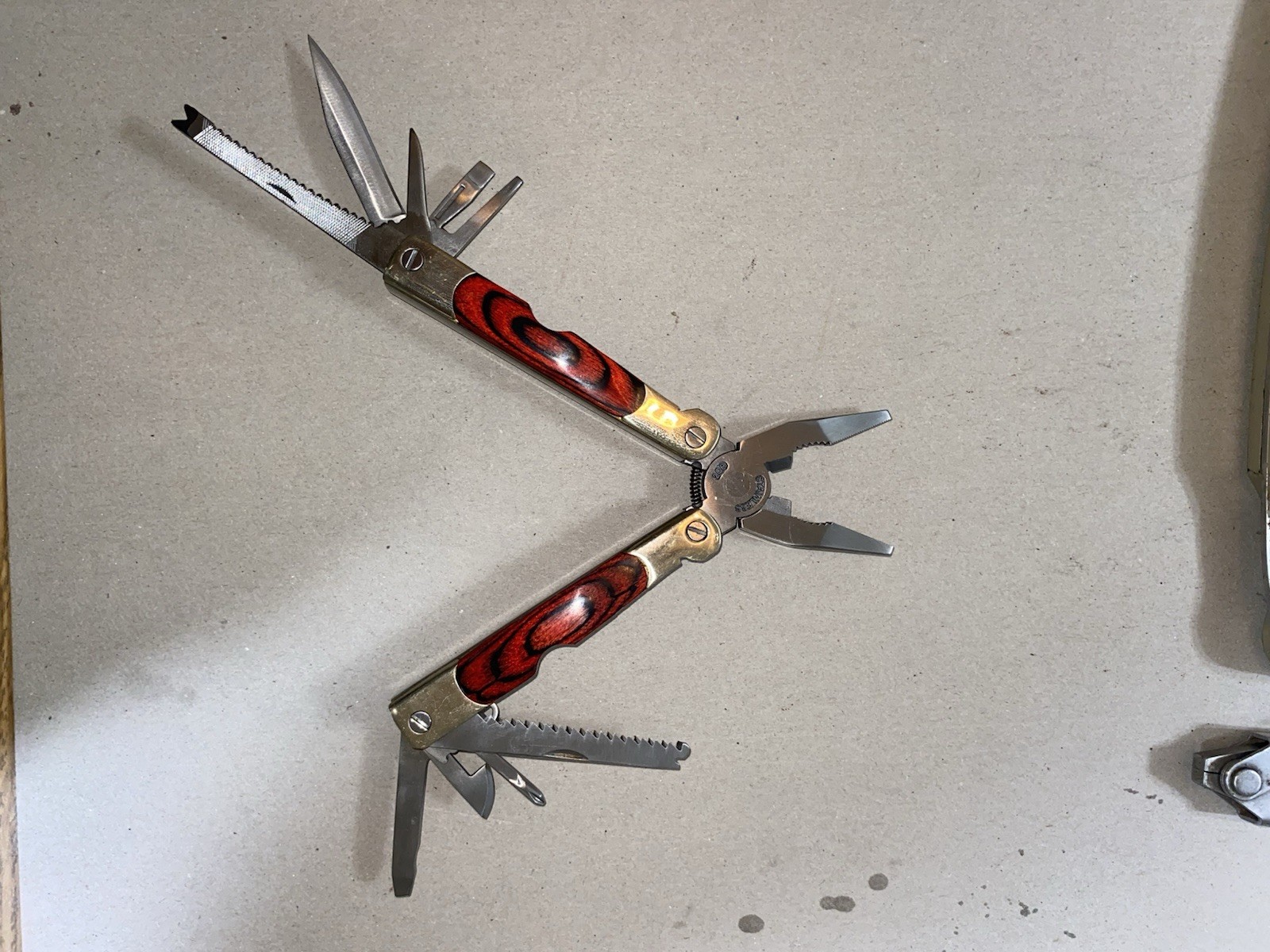 Appalachian Trail Multi-Tool 18-1 Tool – Stainless Steel Wood inlay – Sheath