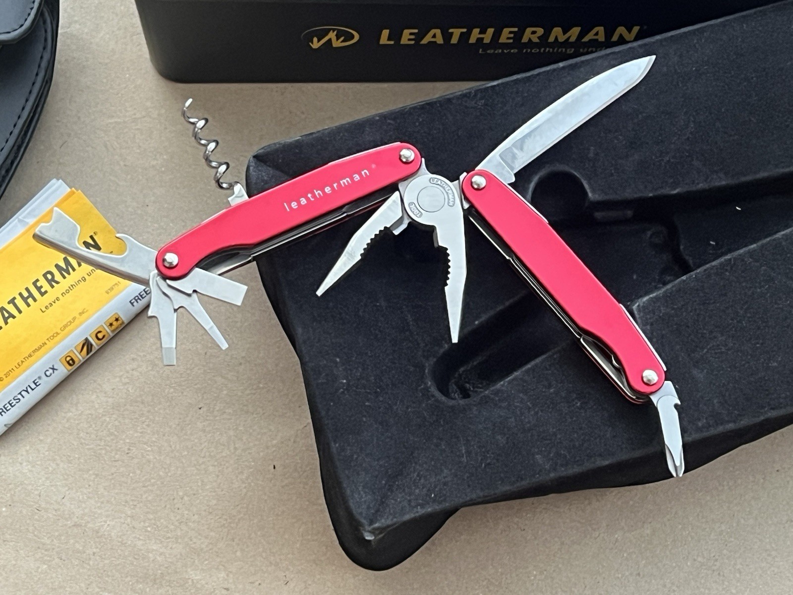 Leatherman Juice C2 – Inferno Red – New Old Stock – Collectibles, Retired.