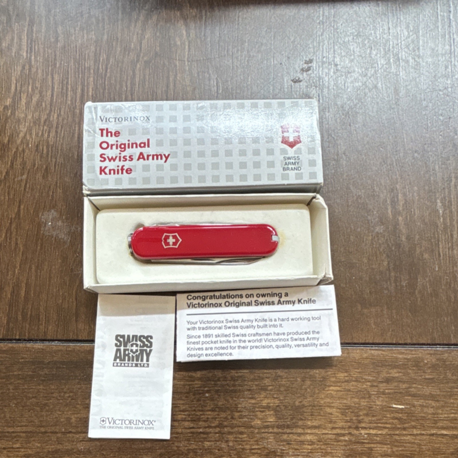 Victorinox Swiss Army Knife Red Multi-Tool Straight Edge Stainless Steel