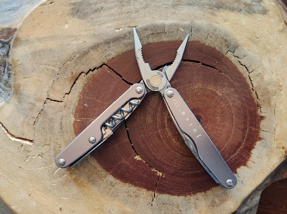 Leatherman Juice CS4 Storm Grey – Pliers Blade Corkscrew – Great Condition – C47