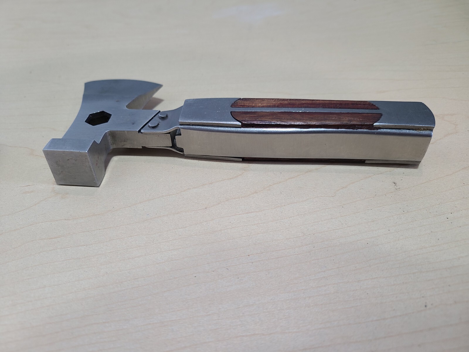 Sheffield Camper Axe-Head Multi Tool, Axe, Hammer, Screwdriver, etc…