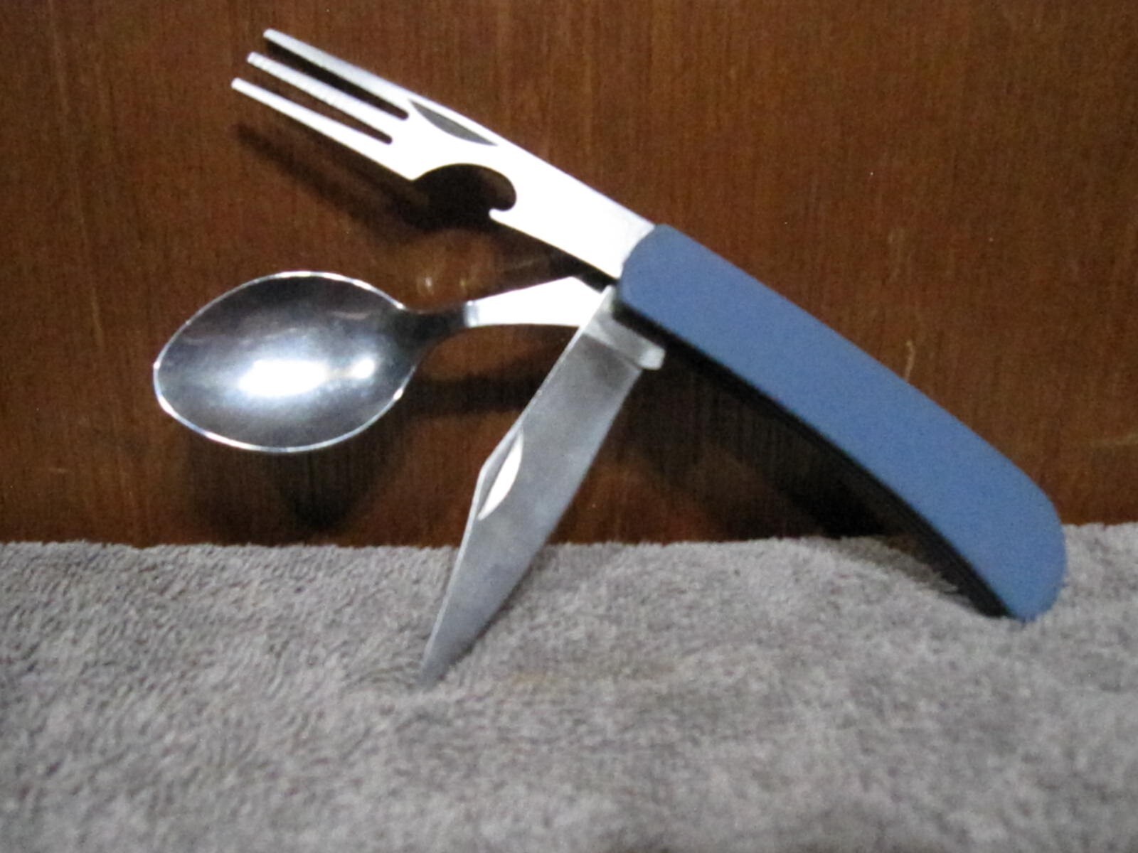 NEW=TRAIL WORTHY==OUTDOOR SURVIVAL KIT==NYLON CASE==BELT LOOP==STAINLESS STEEL