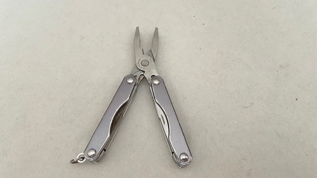 Leatherman Squirt P4 Vintage Gray Multi Tool Pliers,Knife,Keychain – Great