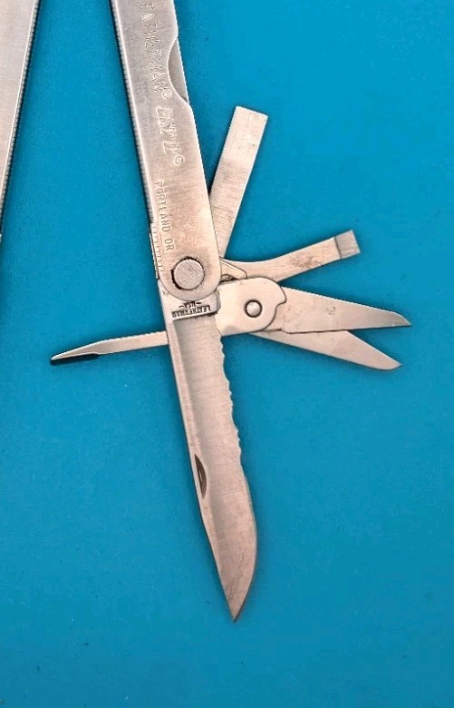 Leatherman PST 2 Multi Tool! 03/01 date stamp! Fast Shipping!