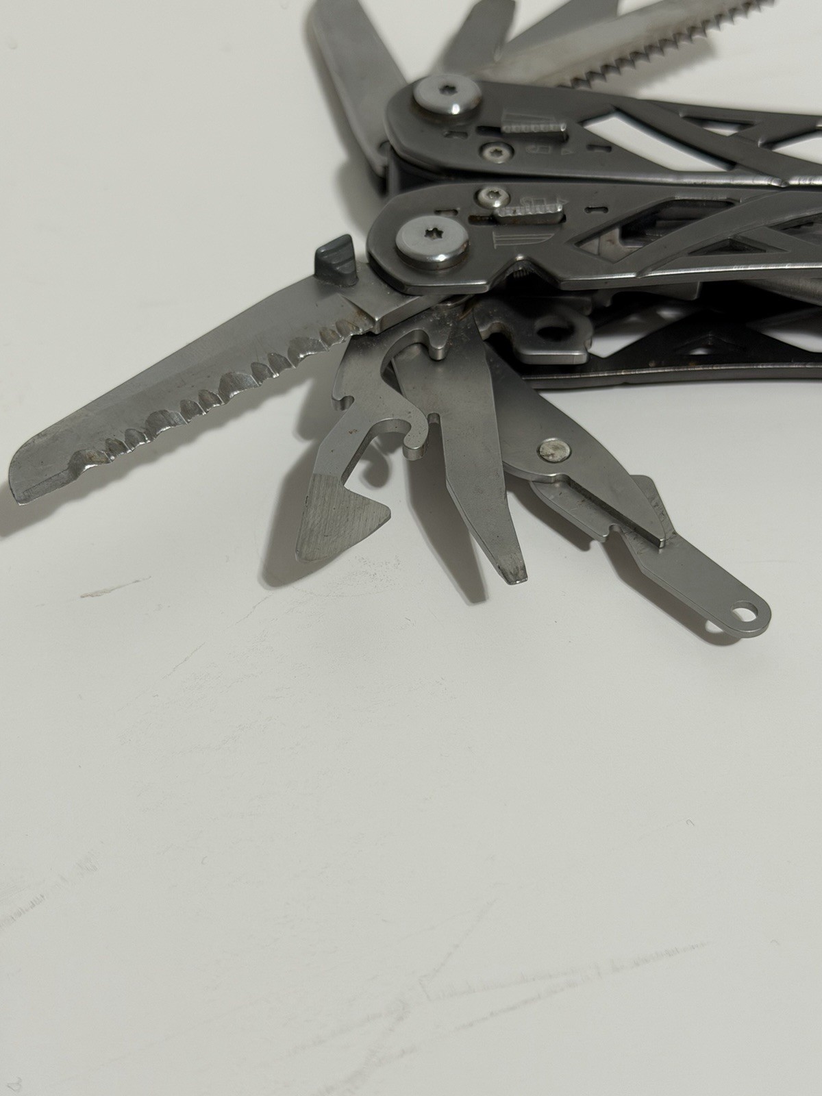 Gerber Knife Multi 9 Tool Blades On Suspension Folding Pliers With Nylon Pouch