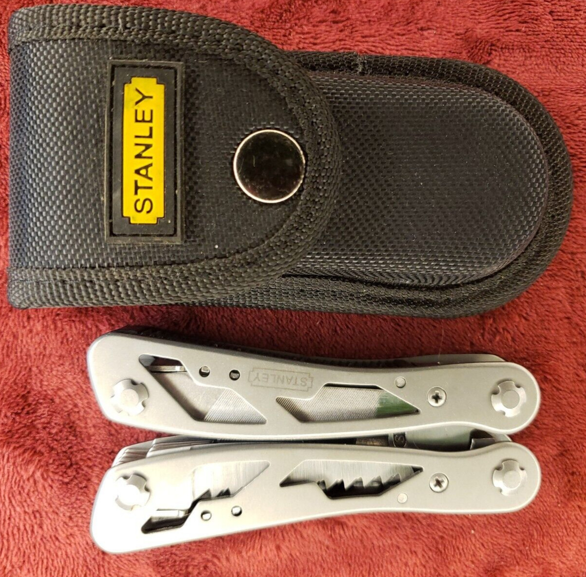 🔪🔪 Stanley 12-In-1 Multi-Tool Knife 12 Tools, Nylon Sheath 84519K